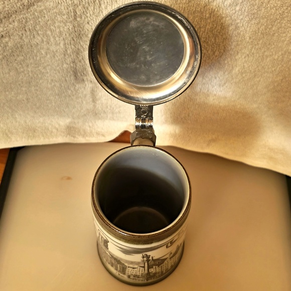 Authentic German Stoneware Beer Stein with hinged pewter lid- Post 1949 - Picture 7 of 8